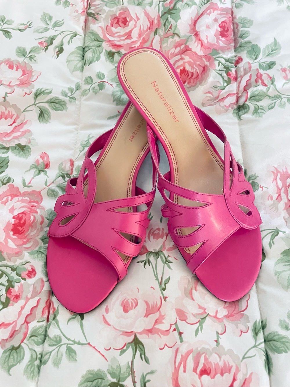 Naturalizer Pink Leather Cutout Slide Sandals Women's Heel 1.5” Size 8